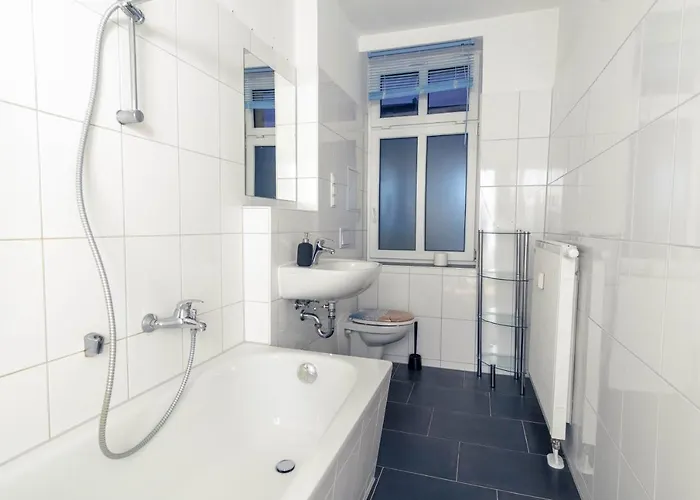 Balkon, Waschmaschine, Tv, Einzelbetten, Nahe Voelkerschlachtsdenkmal * Leipzig